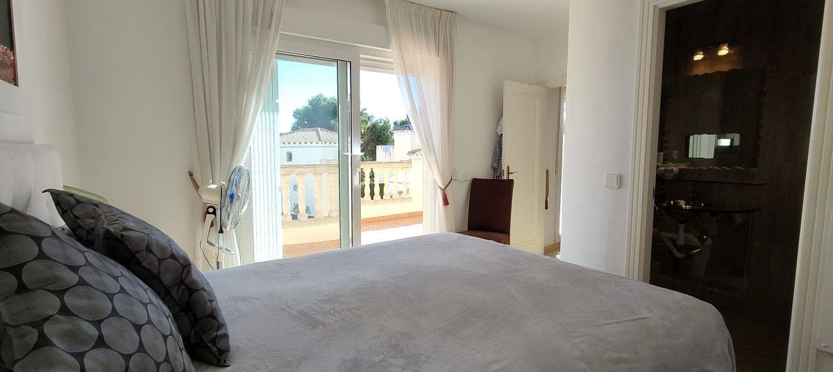 3 bedroom Villa for sale in Las Ramblas Golf with pool - € 465,000 (Ref: 9344389)