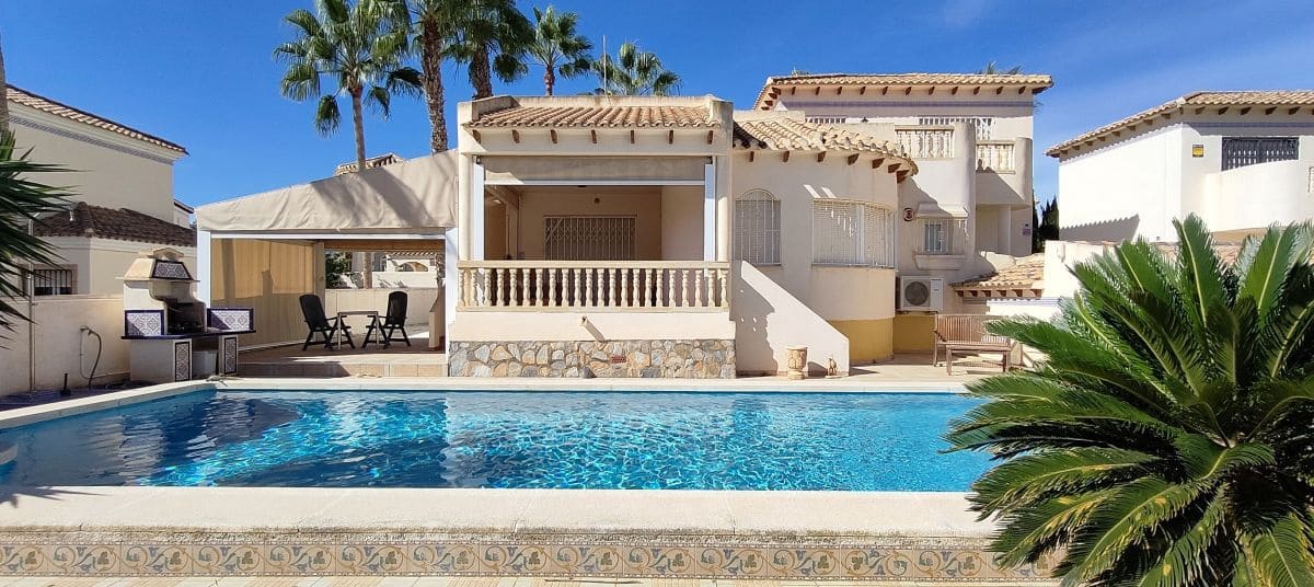 3 bedroom Villa for sale in Las Ramblas Golf with pool - € 465,000 (Ref: 9344389)