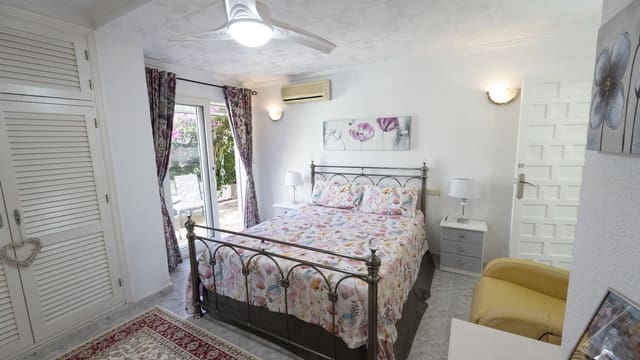 3 sovrum Villa till salu i San Luis, Torrevieja med pool - 335 000 € (Ref: 9355686)