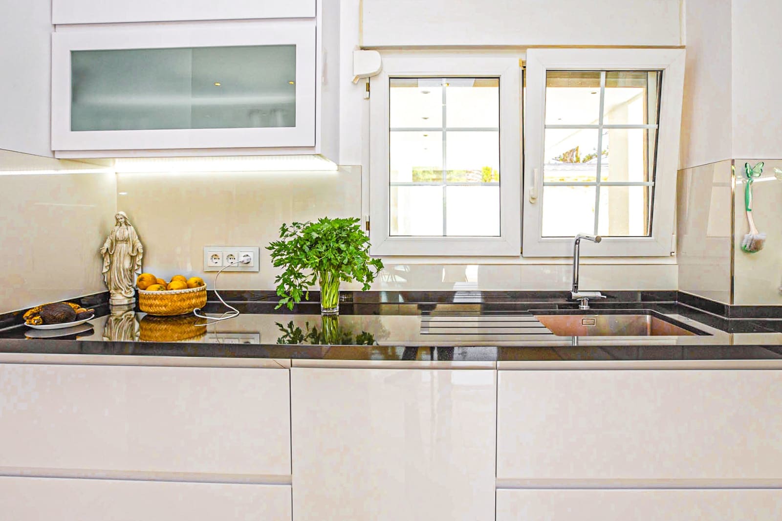 4 sovrum Villa till salu i La Zenia med pool - 1 350 000 € (Ref: 9367003)