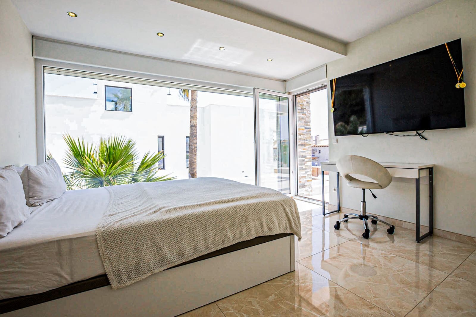 4 sovrum Villa till salu i La Zenia med pool - 1 350 000 € (Ref: 9367003)