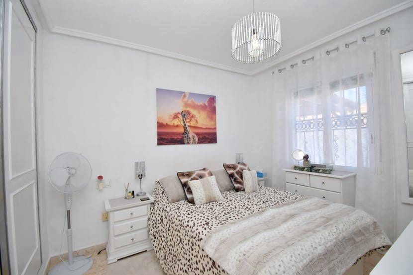 2 bedroom Bungalow for sale in Orihuela Costa with pool - € 219,999 (Ref: 9394359)