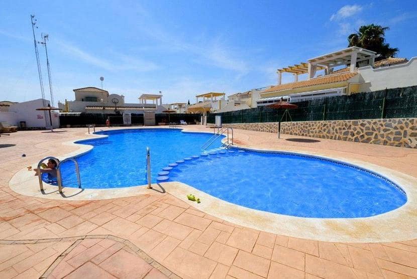 2 bedroom Bungalow for sale in Orihuela Costa with pool - € 219,999 (Ref: 9394359)