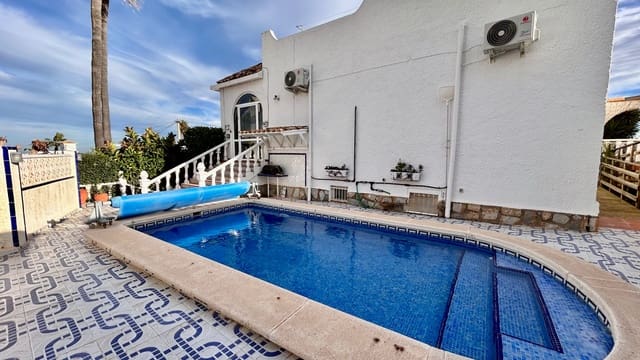 3 soveværelse Villa til salg i Villamartin, Orihuela med swimmingpool garage - € 279.950 (Ref: 9414559)