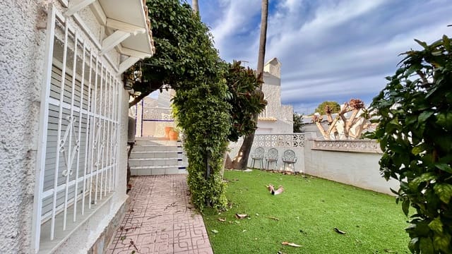 3 soveværelse Villa til salg i Villamartin, Orihuela med swimmingpool garage - € 279.950 (Ref: 9414559)