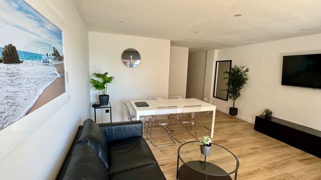 Apartamento de 3 habitaciones en Centro, Torrevieja en venta con piscina - 289.000 € (Ref: 9450371)