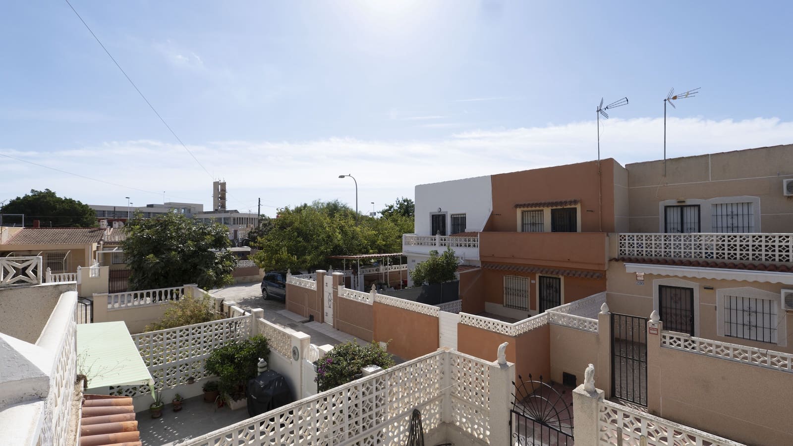 3 makuuhuone Omakotitalo myytävänä paikassa Torrevieja - 149 000 € (Ref: 9451932)