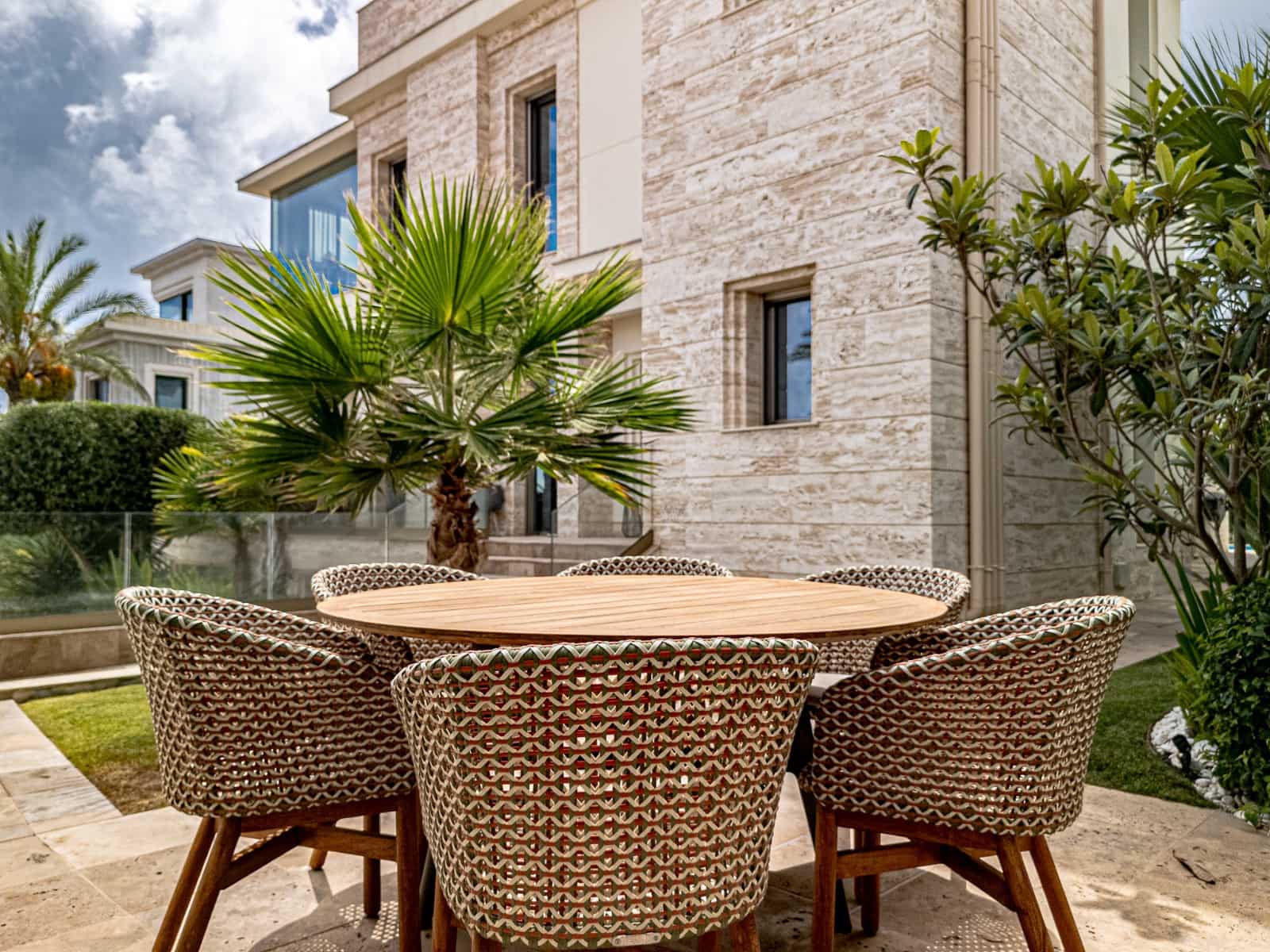 Chalet de 6 habitaciones en La Zenia en venta con piscina garaje - 2.950.000 € (Ref: 9544715)