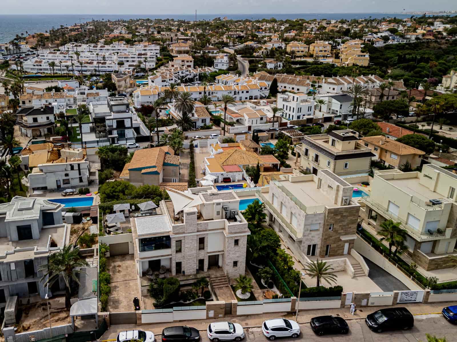 Chalet de 6 habitaciones en La Zenia en venta con piscina garaje - 2.950.000 € (Ref: 9544715)