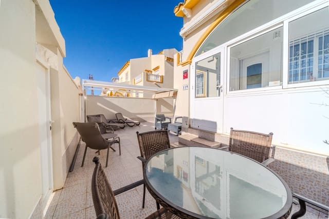 3 makuuhuone Omakotitalo myytävänä paikassa Playa Flamenca, Orihuela mukana uima-altaan 
autotalli - 229 000 € (Ref: 9544877)