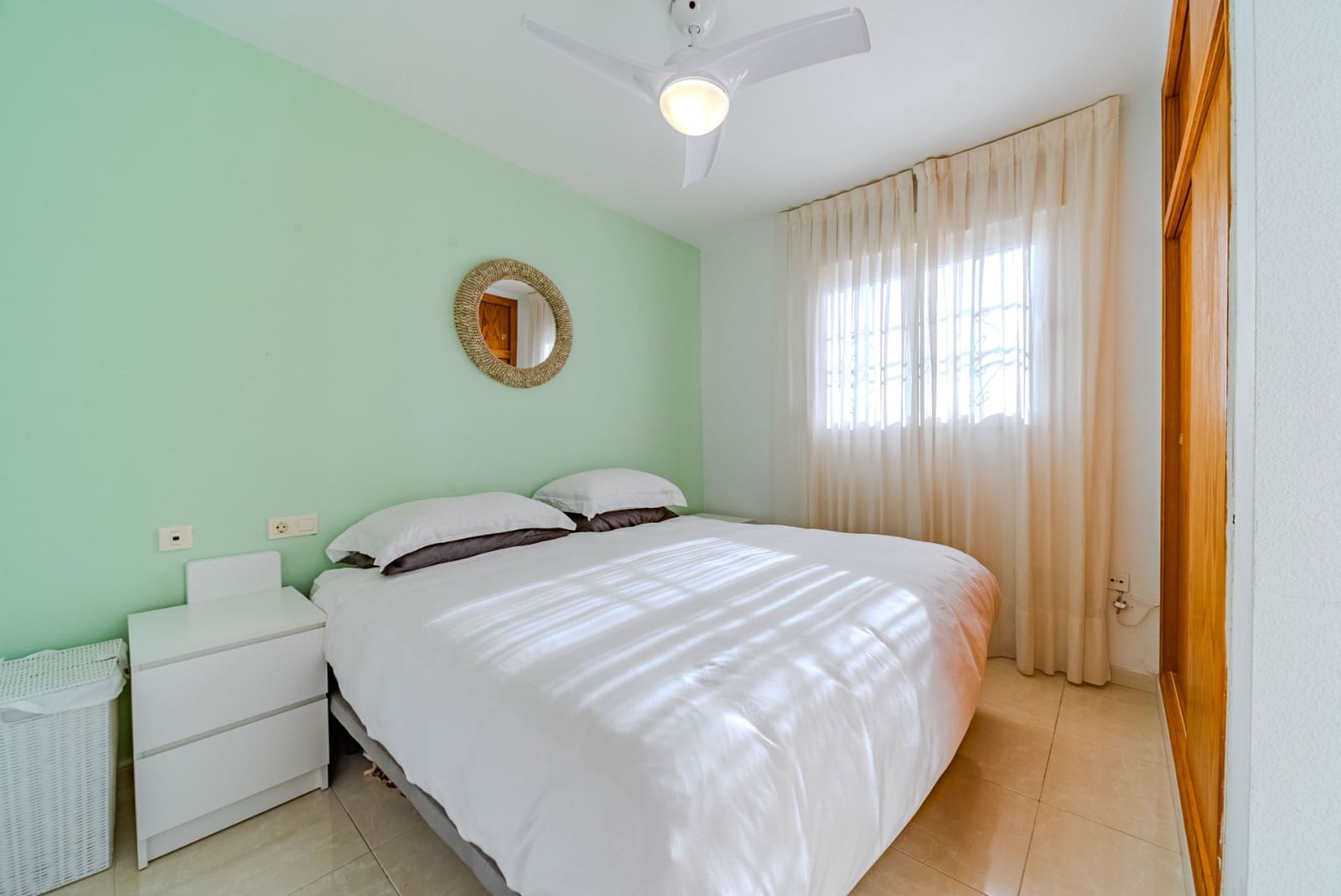 3 makuuhuone Omakotitalo myytävänä paikassa Playa Flamenca mukana uima-altaan 
autotalli - 229 000 € (Ref: 9544877)