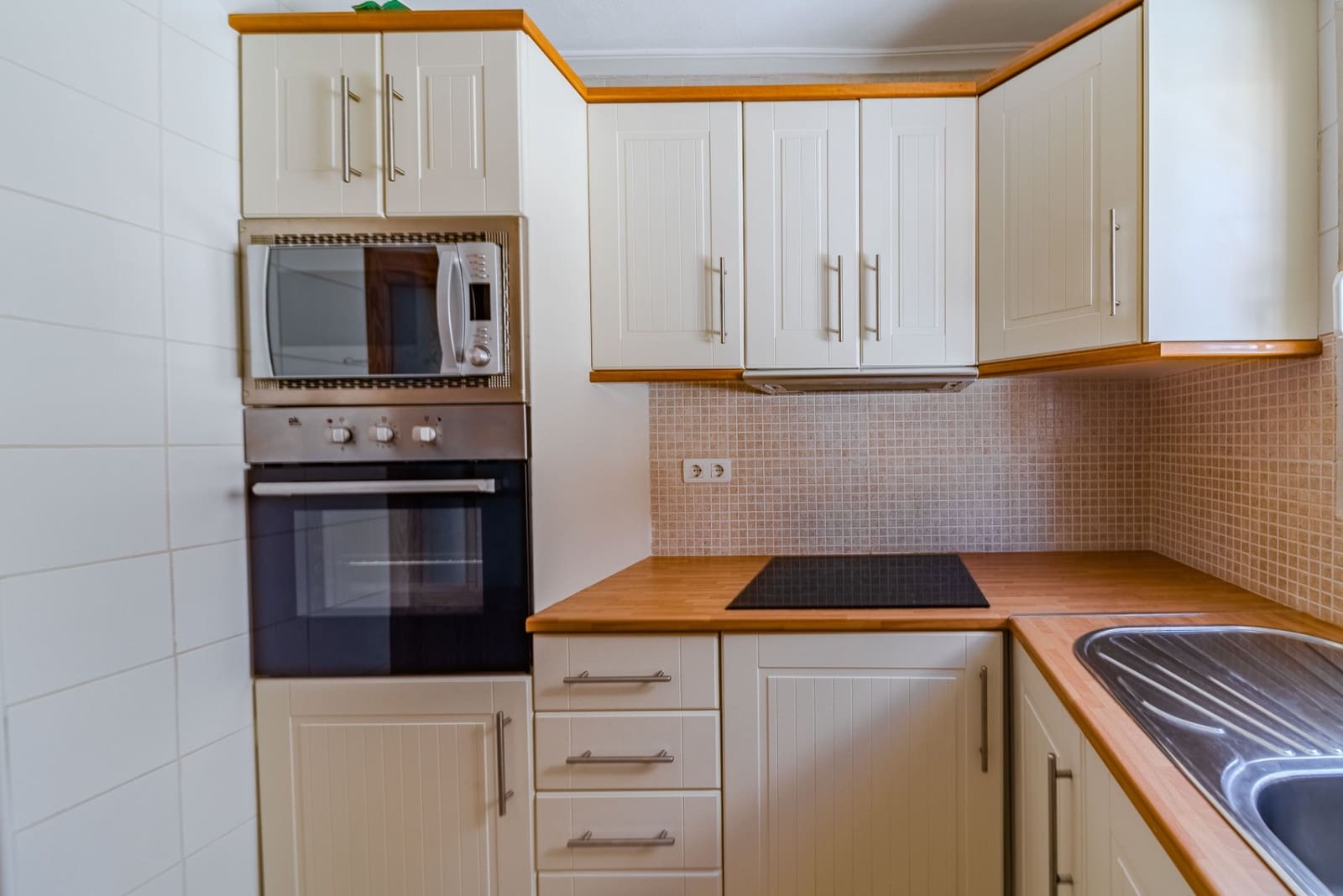 3 makuuhuone Omakotitalo myytävänä paikassa Playa Flamenca mukana uima-altaan 
autotalli - 229 000 € (Ref: 9544877)