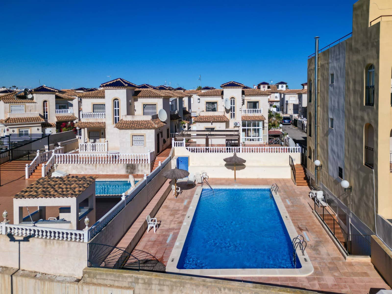 Chalet de 3 habitaciones en Playa Flamenca en venta con piscina garaje - 284.950 € (Ref: 9544878)