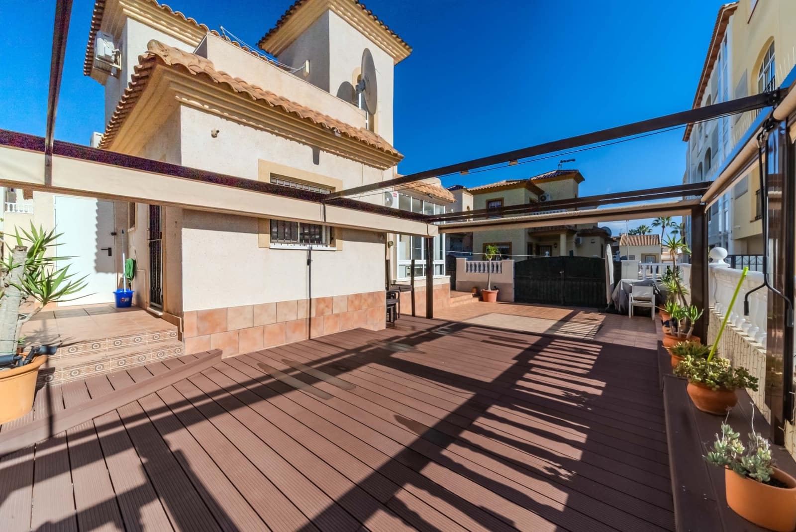 Chalet de 3 habitaciones en Playa Flamenca en venta con piscina garaje - 284.950 € (Ref: 9544878)