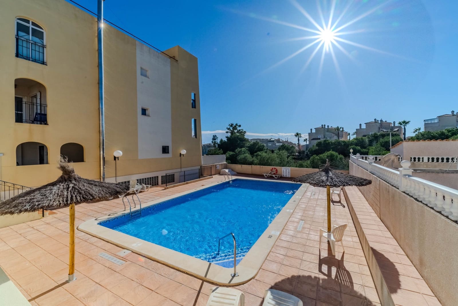 Chalet de 3 habitaciones en Playa Flamenca en venta con piscina garaje - 284.950 € (Ref: 9544878)