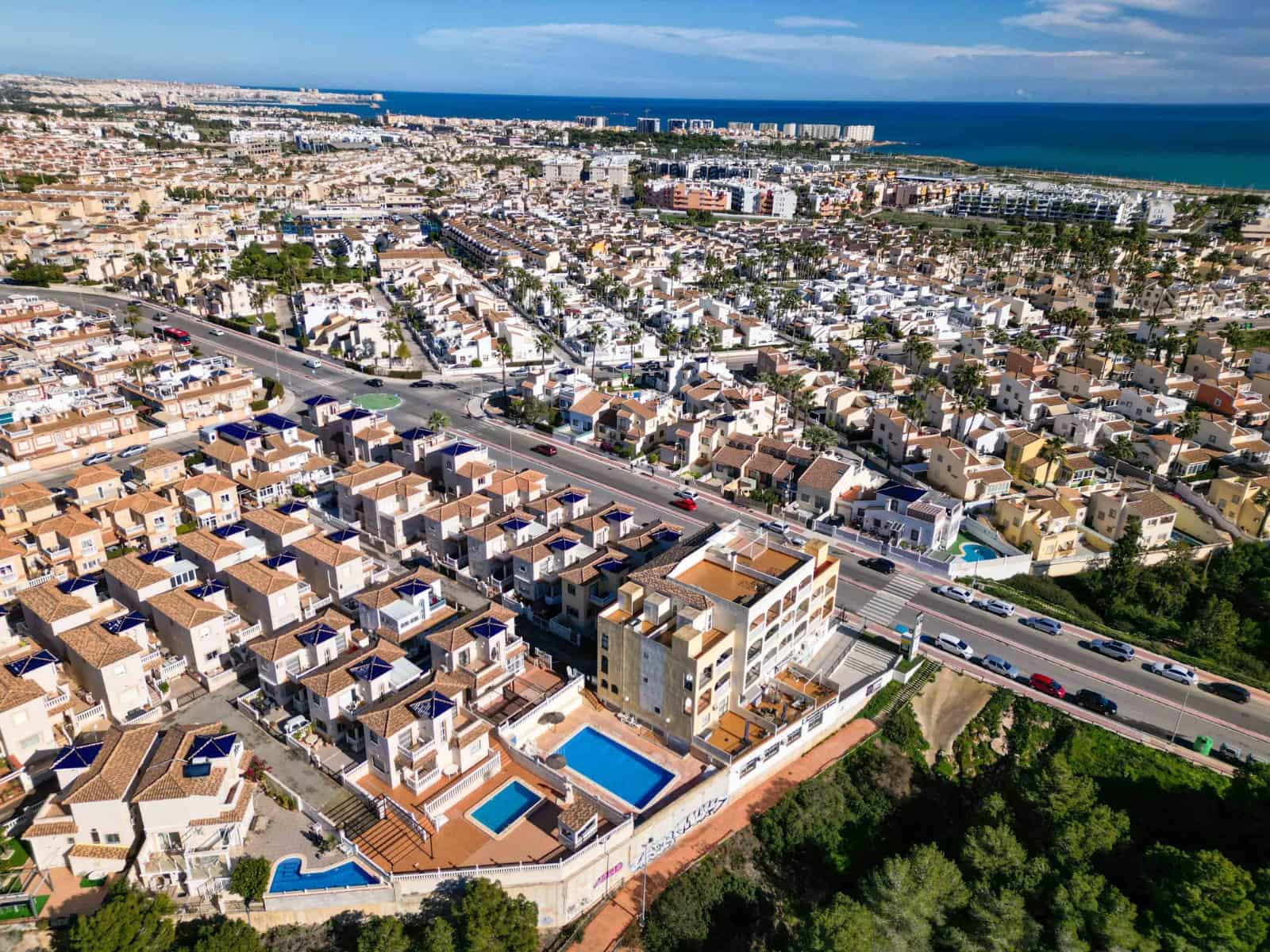 Chalet de 3 habitaciones en Playa Flamenca en venta con piscina garaje - 284.950 € (Ref: 9544878)