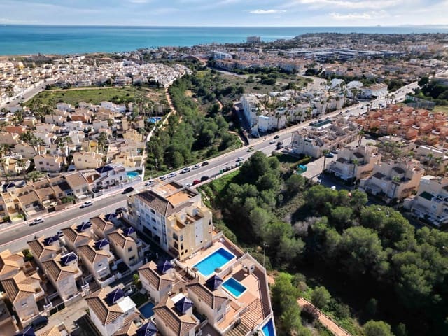 Chalet de 3 habitaciones en Playa Flamenca, Orihuela en venta con piscina garaje - 284.950 € (Ref: 9544878)