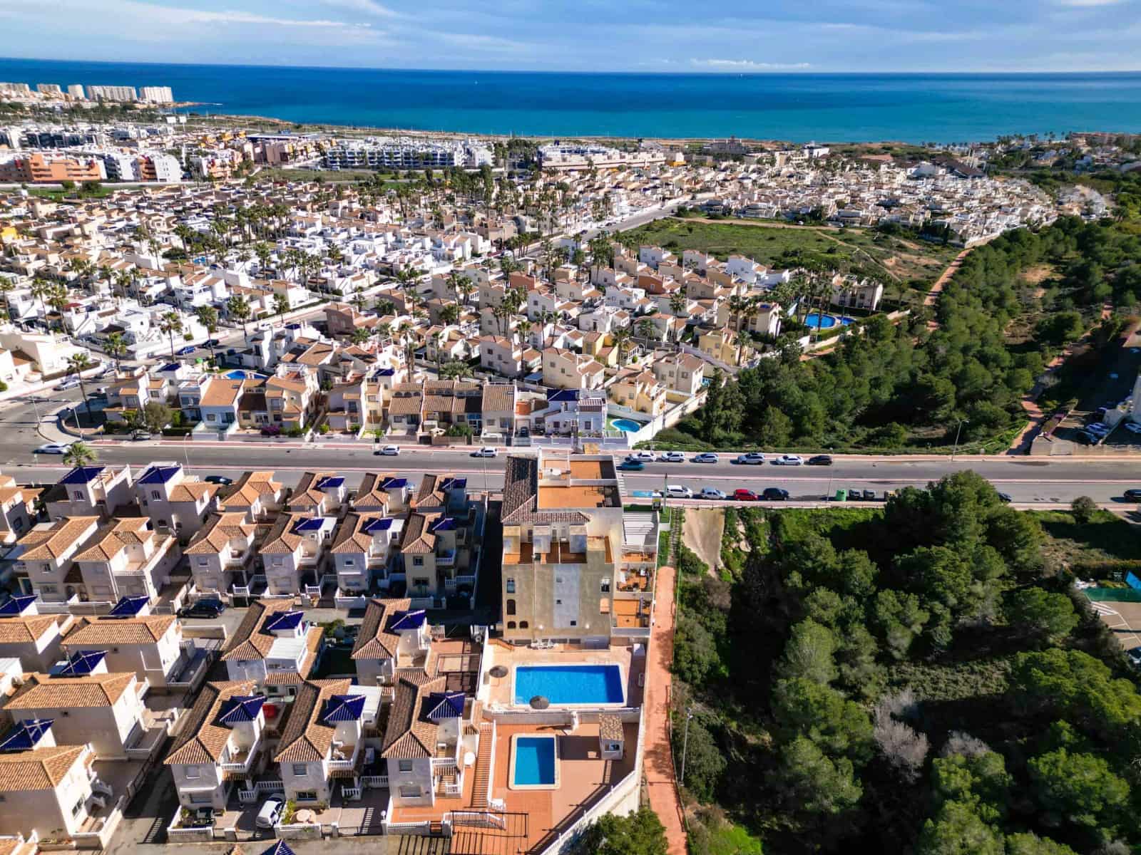 Chalet de 3 habitaciones en Playa Flamenca en venta con piscina garaje - 284.950 € (Ref: 9544878)