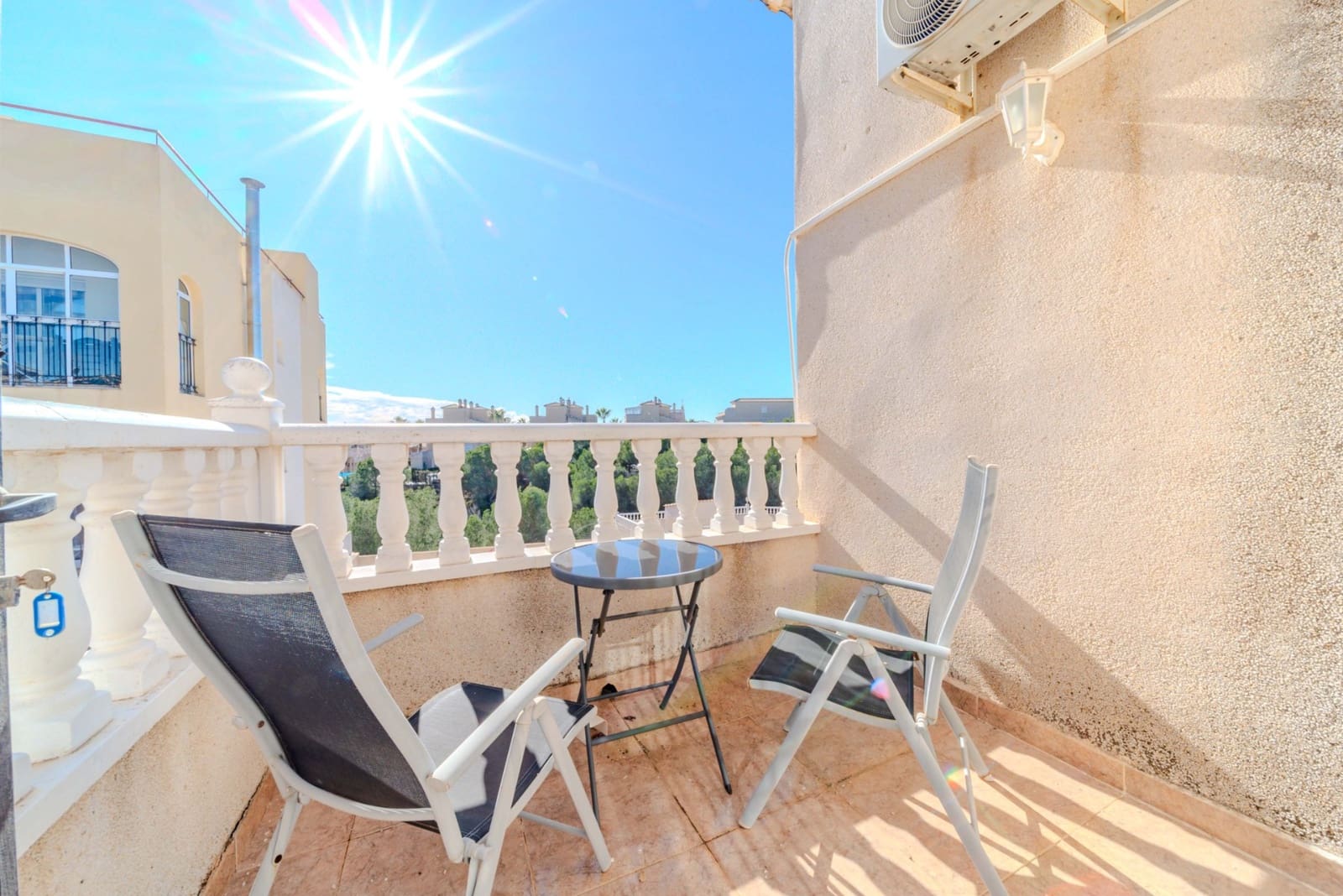 Chalet de 3 habitaciones en Playa Flamenca en venta con piscina garaje - 284.950 € (Ref: 9544878)