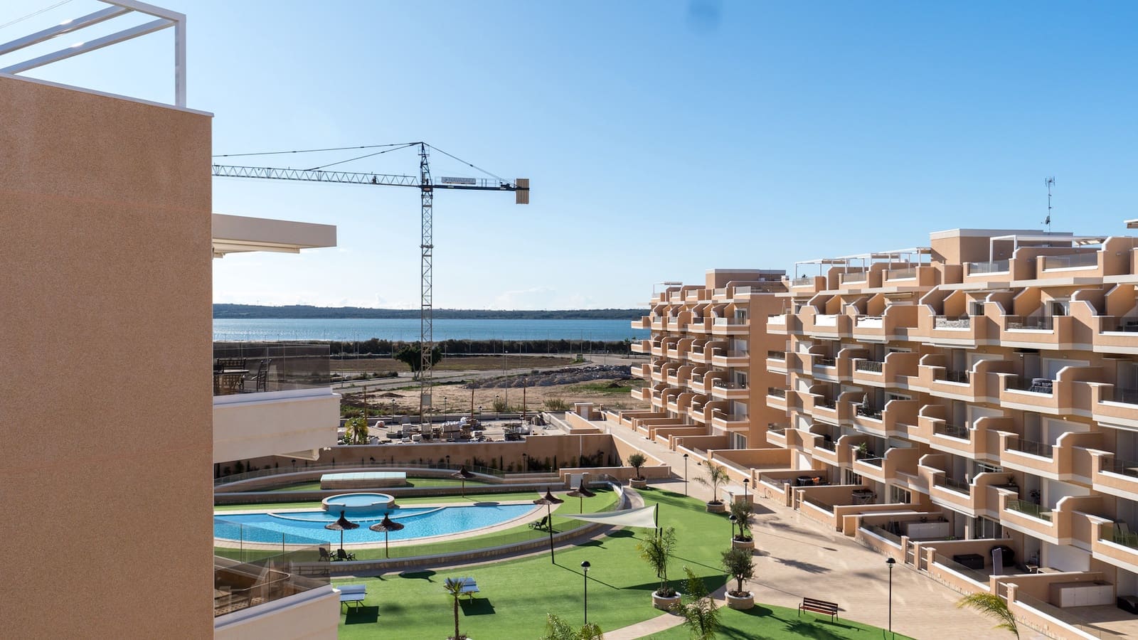 Apartamento de 3 habitaciones en El Raso en venta con piscina garaje - 395.000 € (Ref: 9544881)