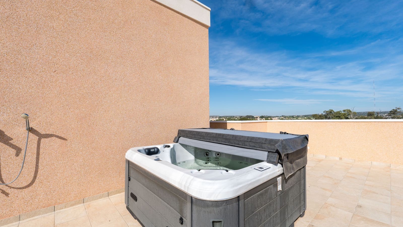 Apartamento de 3 habitaciones en El Raso en venta con piscina garaje - 395.000 € (Ref: 9544881)