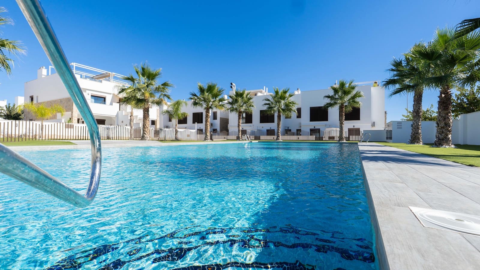 3 bedroom Apartment for sale in Torre de la Horadada with pool garage - € 399,000 (Ref: 9544882)