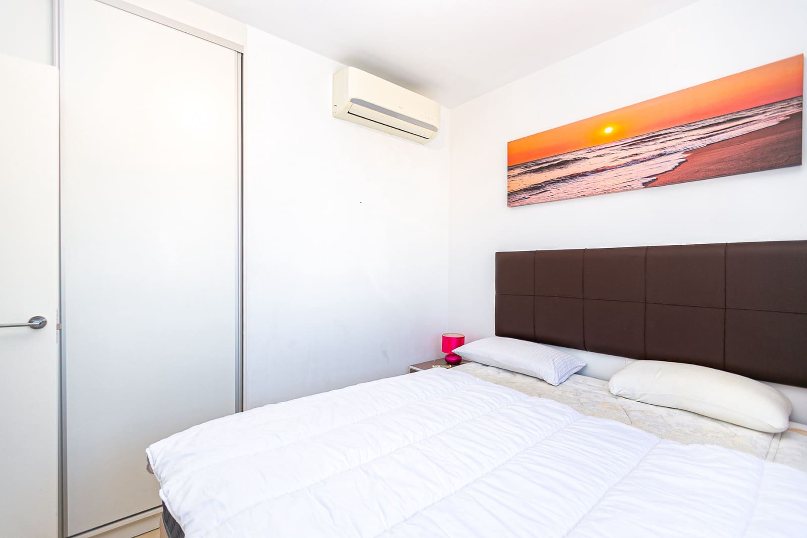 4 makuuhuone Huvila myytävänä paikassa La Marina mukana uima-altaan - 389 000 € (Ref: 9550858)