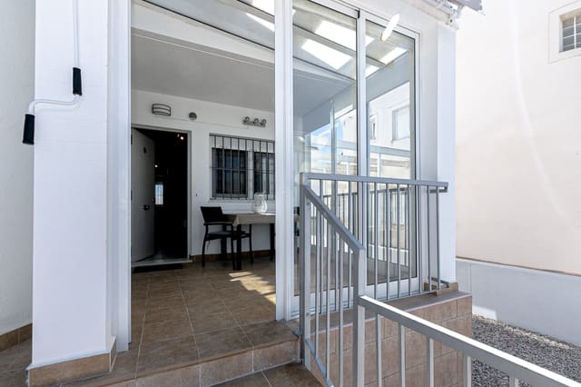 4 makuuhuone Huvila myytävänä paikassa La Marina, Elche / Elx mukana uima-altaan - 389 000 € (Ref: 9550858)