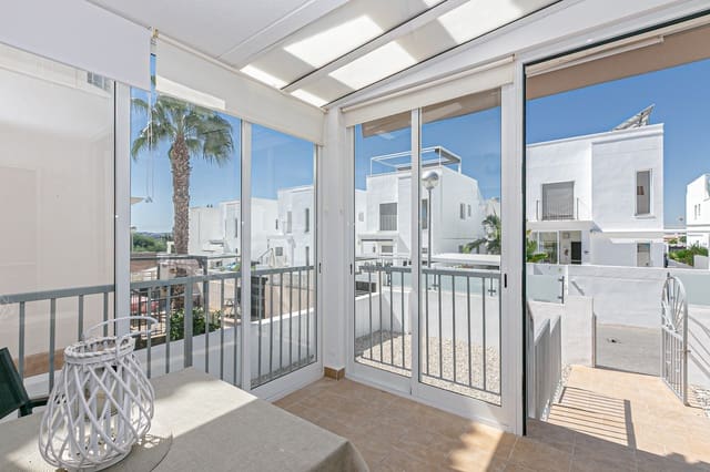 4 makuuhuone Huvila myytävänä paikassa La Marina, Elche / Elx mukana uima-altaan - 389 000 € (Ref: 9550858)