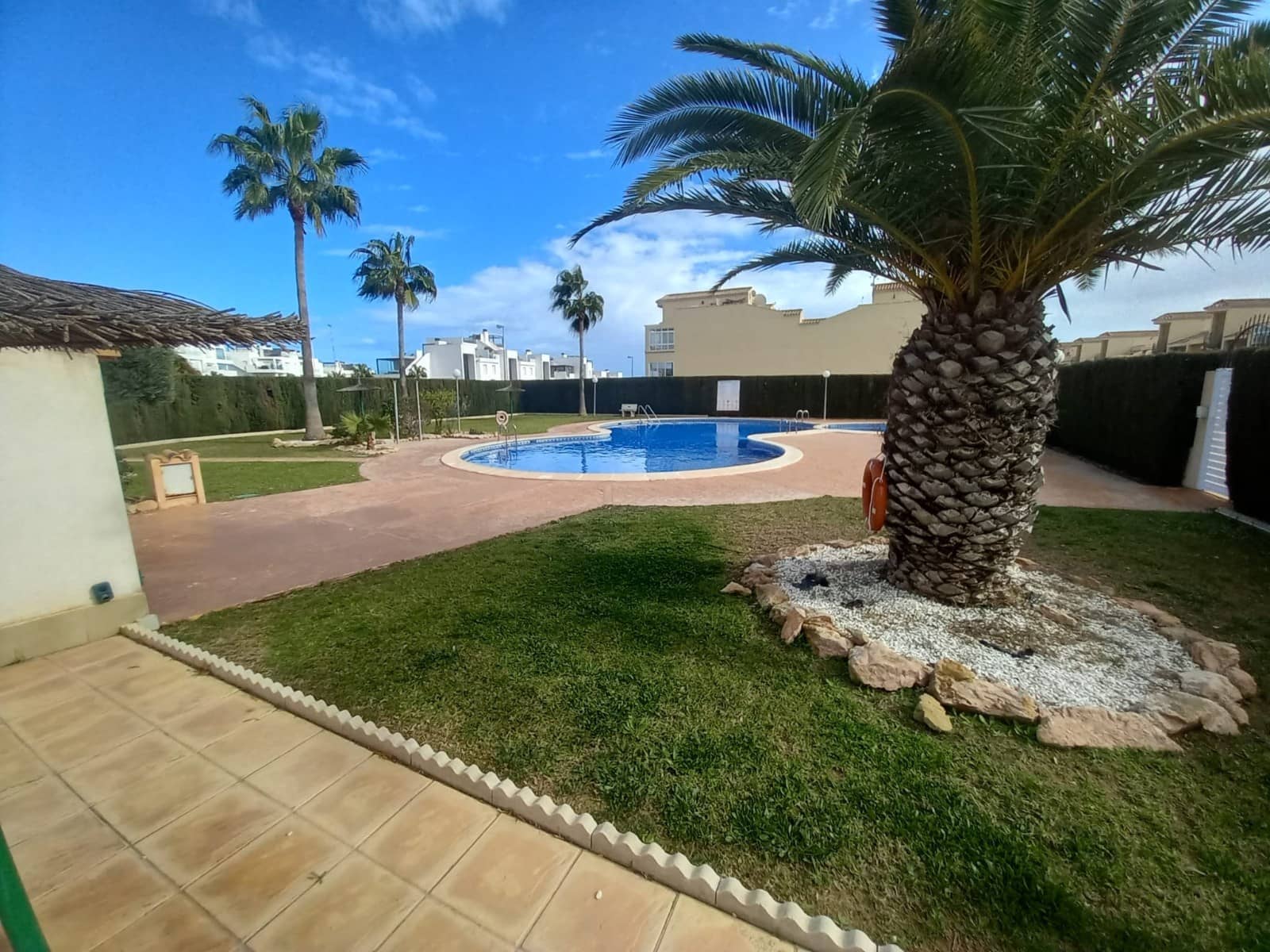 2 soveværelse Lejlighed til salg i Orihuela Costa med swimmingpool garage - € 137.500 (Ref: 9580339)