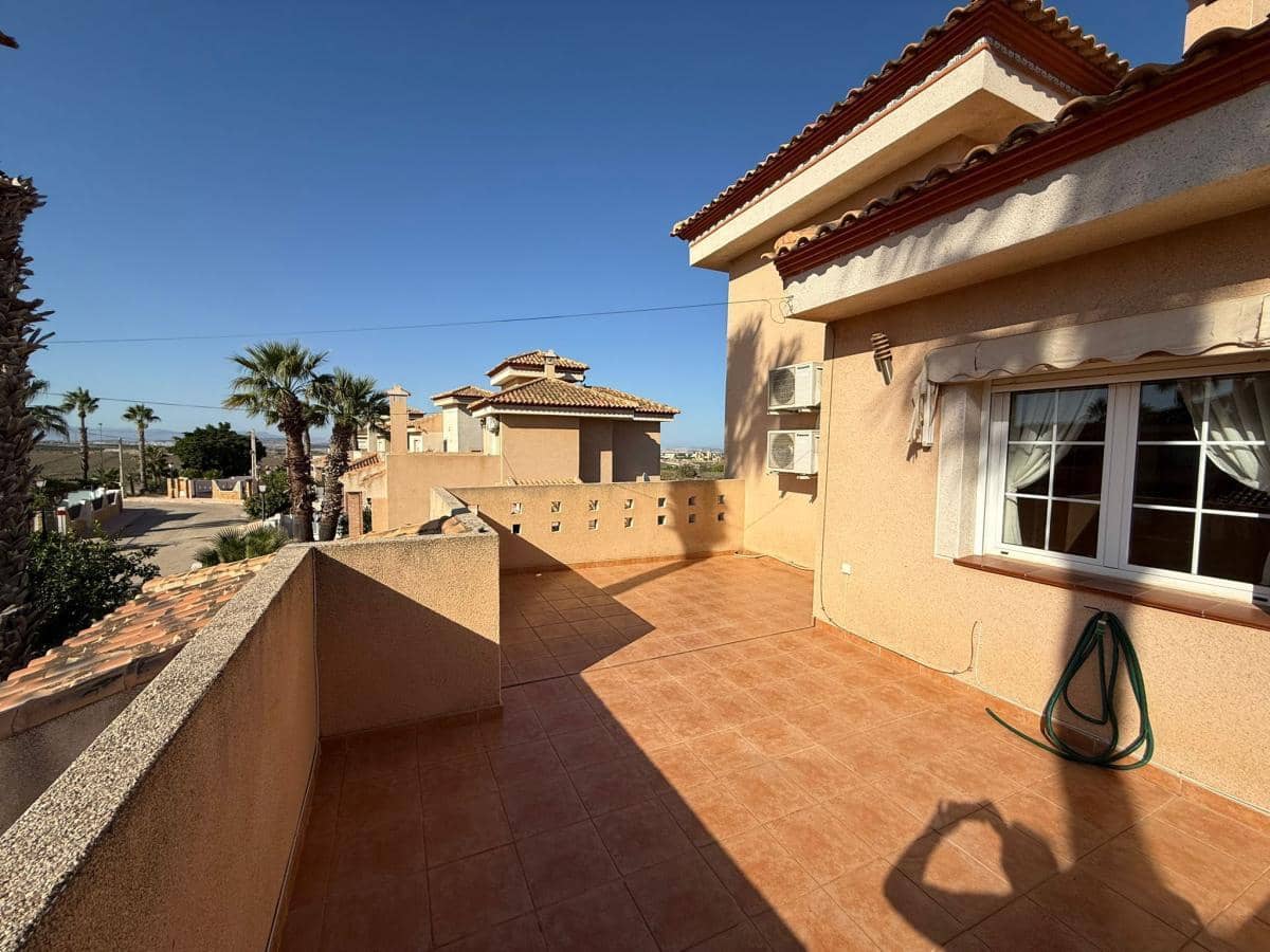 3 slaapkamer Villa te koop in San Miguel de Salinas met zwembad garage - € 525.000 (Ref: 9582419)