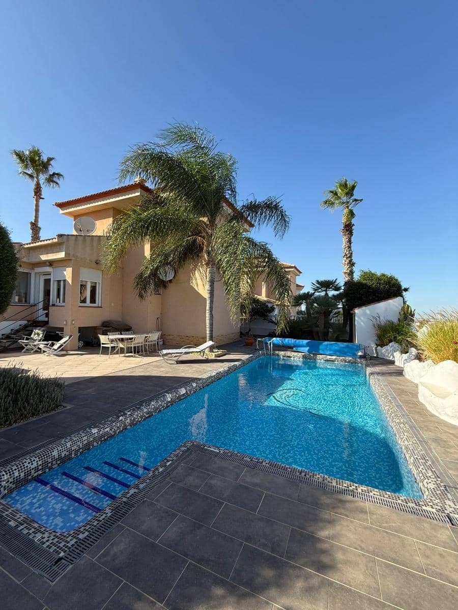 3 slaapkamer Villa te koop in San Miguel de Salinas met zwembad garage - € 525.000 (Ref: 9582419)