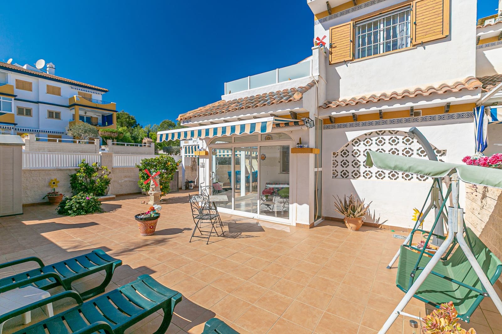 Pareado de 2 habitaciones en Pilar de la Horadada en venta con piscina - 235.000 € (Ref: 9640255)