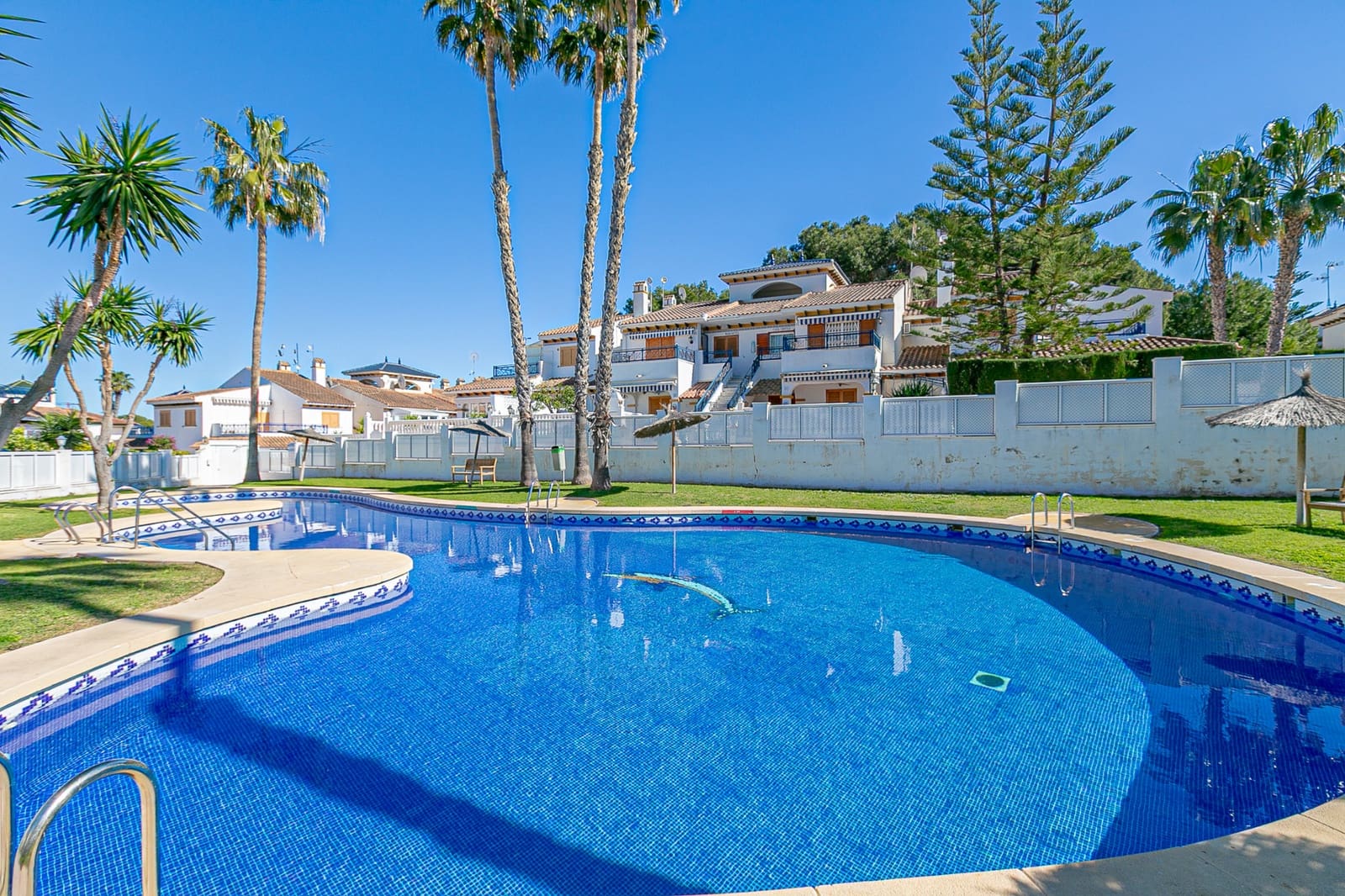 Pareado de 2 habitaciones en Pilar de la Horadada en venta con piscina - 235.000 € (Ref: 9640255)