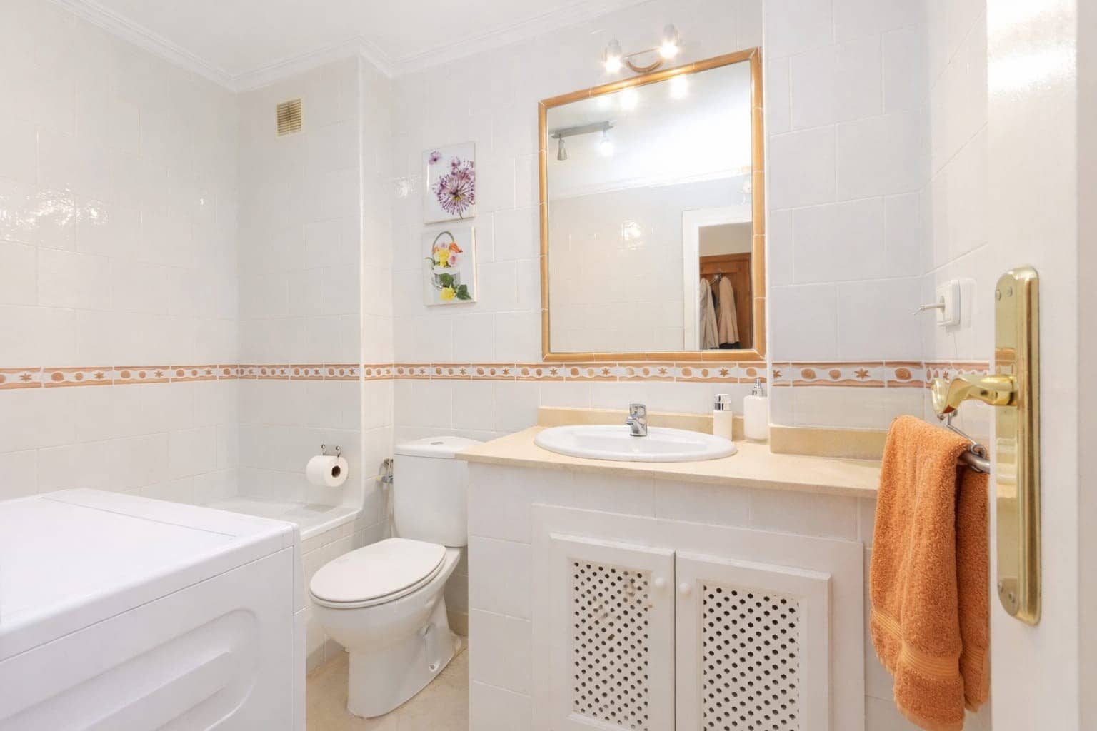 2 Zimmer Apartment zu verkaufen in Playa Flamenca mit Pool Garage - 189.950 € (Ref: 9646735)