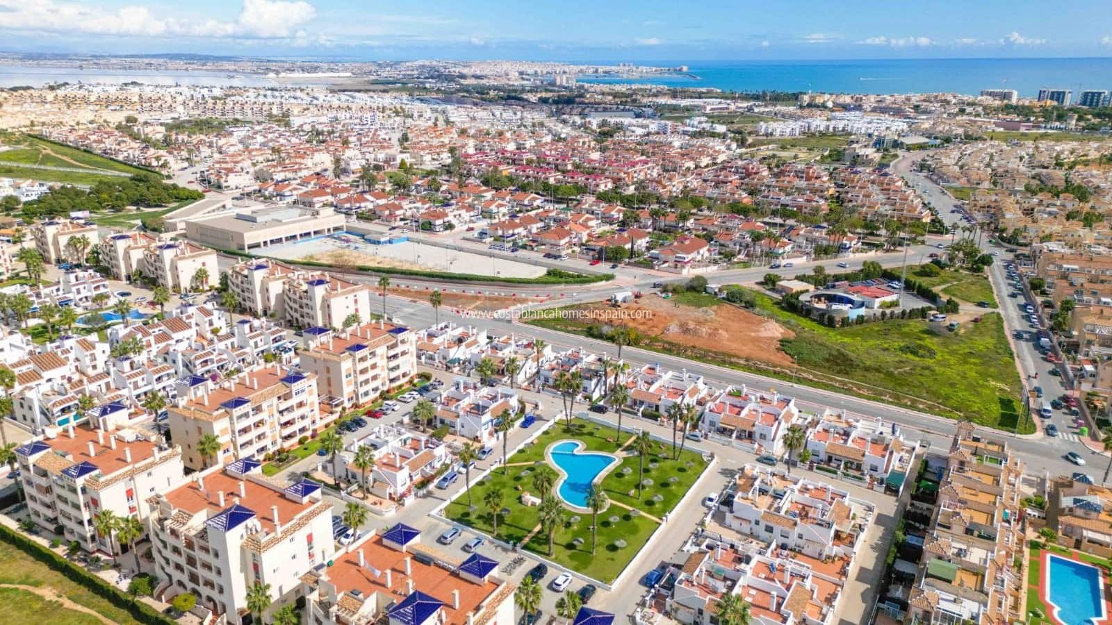 2 slaapkamer Appartement te koop in Playa Flamenca met zwembad garage - € 189.950 (Ref: 9646735)
