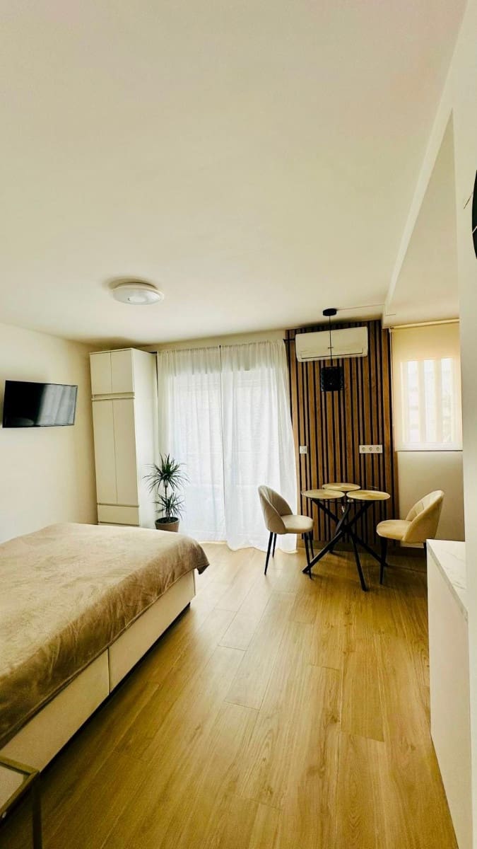 Huoneisto myytävänä paikassa Torrevieja - 115 000 € (Ref: 9651662)