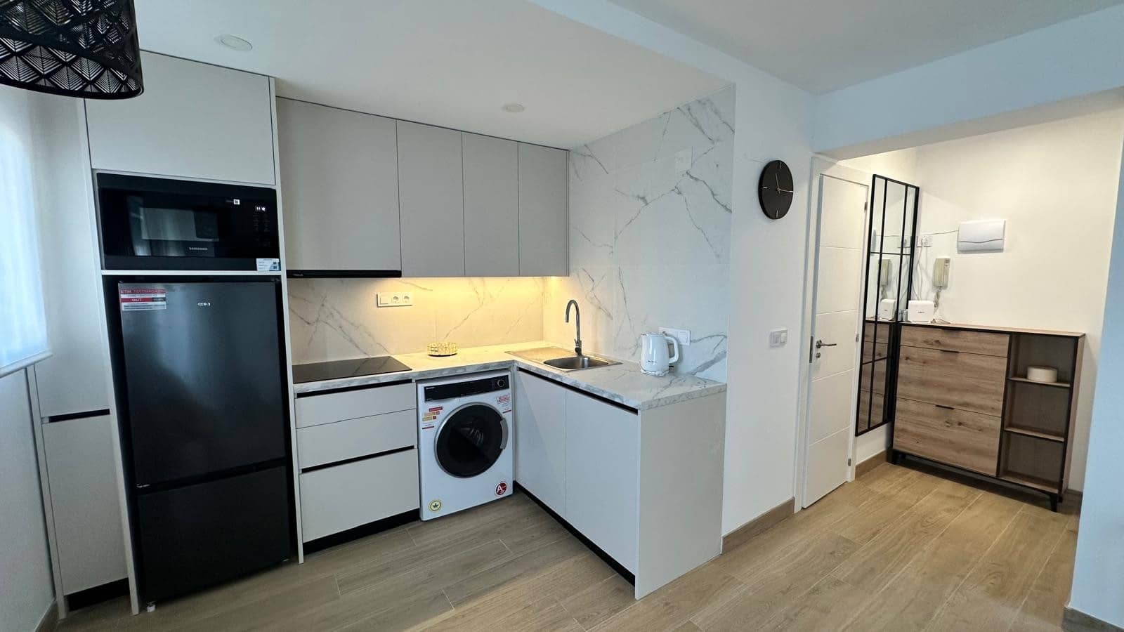 Huoneisto myytävänä paikassa Torrevieja - 115 000 € (Ref: 9651662)