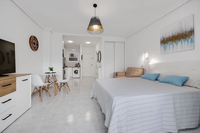 Huoneisto myytävänä paikassa Avenida Habaneras - Curva de Palangre, Torrevieja mukana uima-altaan - 117 000 € (Ref: 9651663)