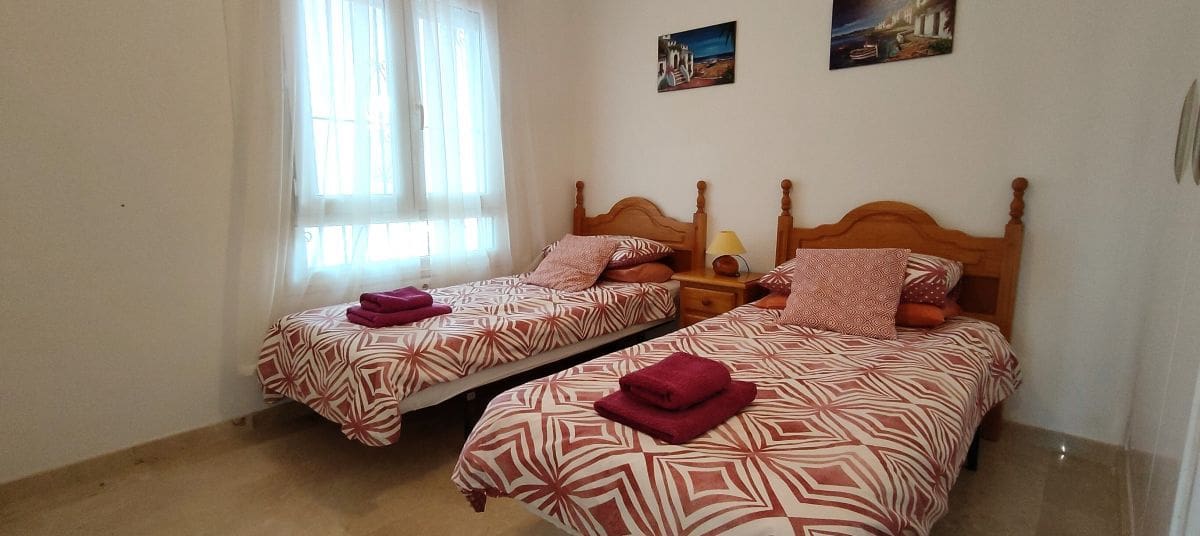 2 soverom Leilighet til salgs i Villamartin med svømmebasseng garasje - € 169 900 (Ref: 9673875)