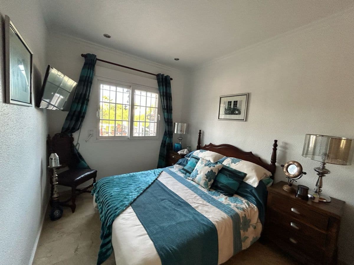 3 soveværelse Semi-Rækkehus til salg i Villamartin med swimmingpool garage - € 359.000 (Ref: 9676940)