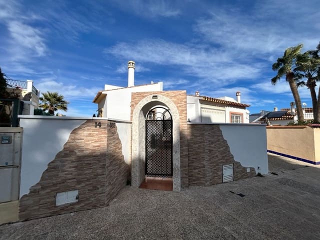 3 soveværelse Semi-Rækkehus til salg i Villamartin, Orihuela med swimmingpool garage - € 359.000 (Ref: 9676940)