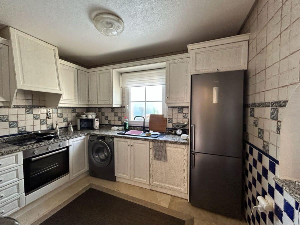 3 soveværelse Semi-Rækkehus til salg i Villamartin med swimmingpool garage - € 359.000 (Ref: 9676940)