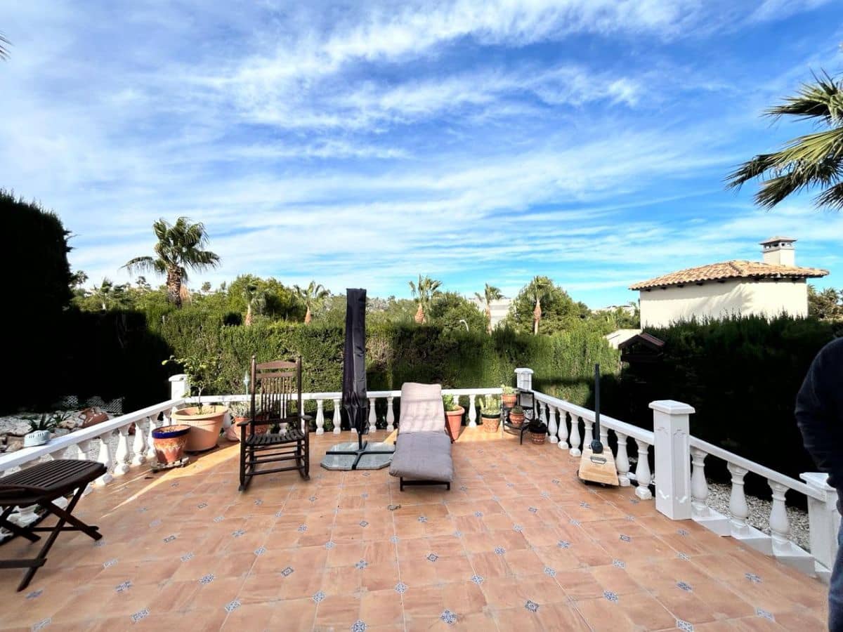 3 soveværelse Semi-Rækkehus til salg i Villamartin med swimmingpool garage - € 359.000 (Ref: 9676940)