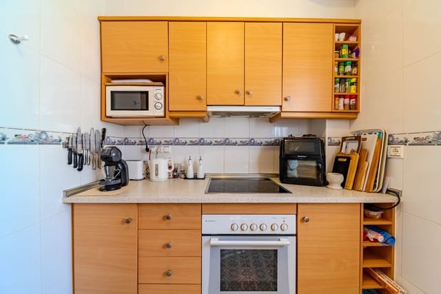 2 makuuhuone Huoneisto myytävänä paikassa Los Altos mukana uima-altaan 
autotalli - 159 000 € (Ref: 9687562)