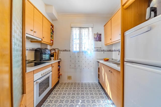 2 makuuhuone Huoneisto myytävänä paikassa Los Altos mukana uima-altaan 
autotalli - 159 000 € (Ref: 9687562)