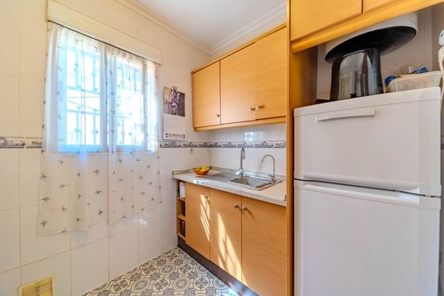 2 makuuhuone Huoneisto myytävänä paikassa Los Altos mukana uima-altaan 
autotalli - 159 000 € (Ref: 9687562)