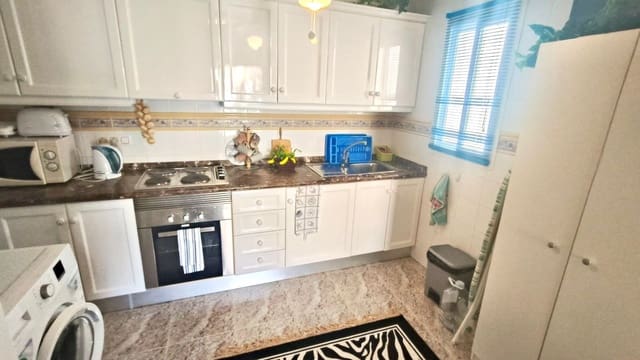 2 slaapkamer Appartement te koop in Villamartin, Orihuela met zwembad - € 129.000 (Ref: 9693240)