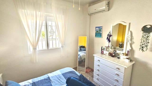 2 slaapkamer Appartement te koop in Villamartin, Orihuela met zwembad - € 129.000 (Ref: 9693240)