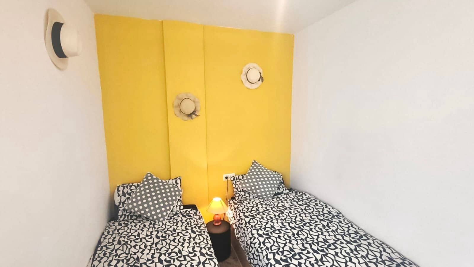 2 bedroom Apartment for sale in Villamartin with pool - € 129,000 (Ref: 9693240)